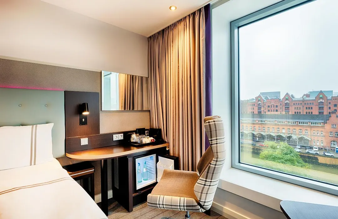 Premier Inn Hamburg City Centre-1